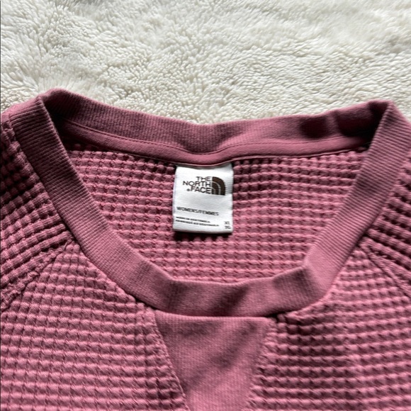 39 The North Face Waffle Knit Long Sleeve Size XL | Soft Pink | Cozy | Cotton - Picture 4 of 6